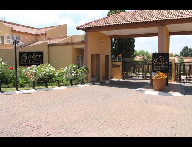 3 BEDROOM TOWNHOUSE FOR SALE IN EDEN GLEN